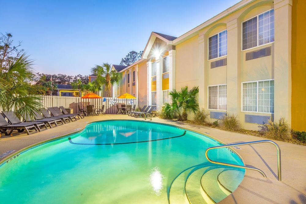 ホリデイ イン エクスプレス セント シモンズ アイランド St. Simons Island エクステリア 写真