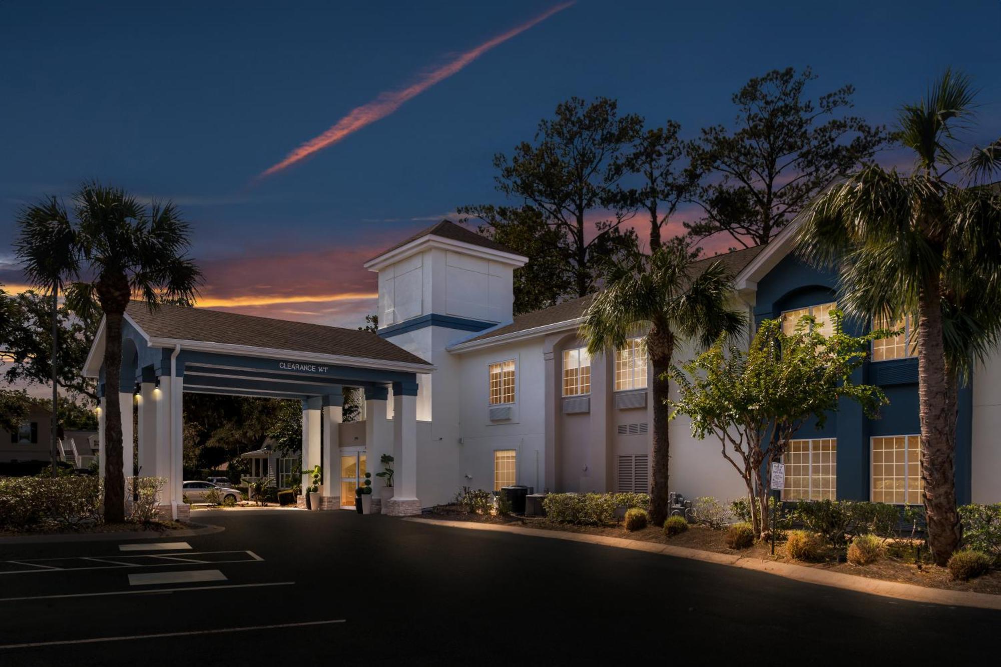 ホリデイ イン エクスプレス セント シモンズ アイランド St. Simons Island エクステリア 写真