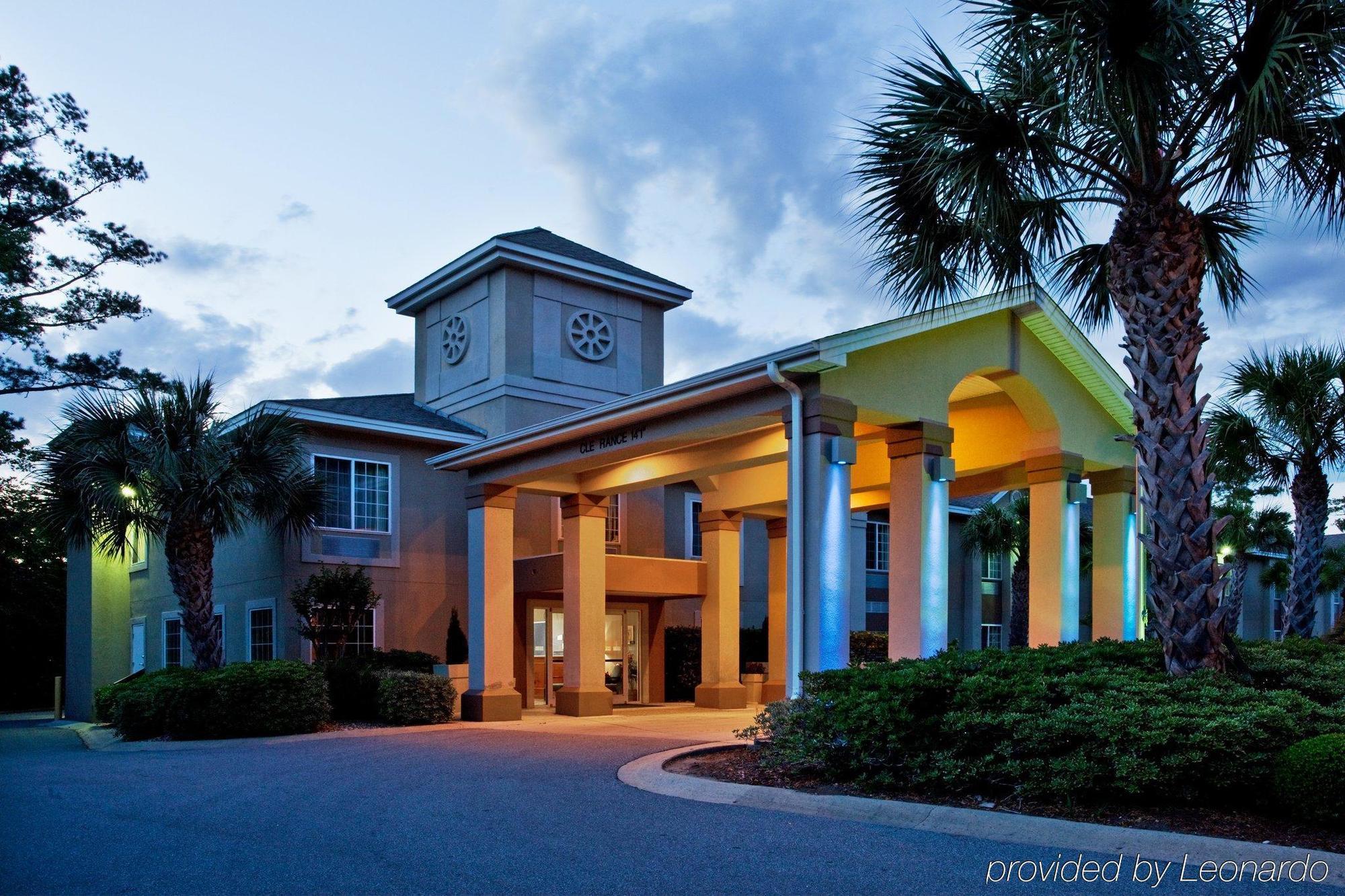 ホリデイ イン エクスプレス セント シモンズ アイランド St. Simons Island エクステリア 写真